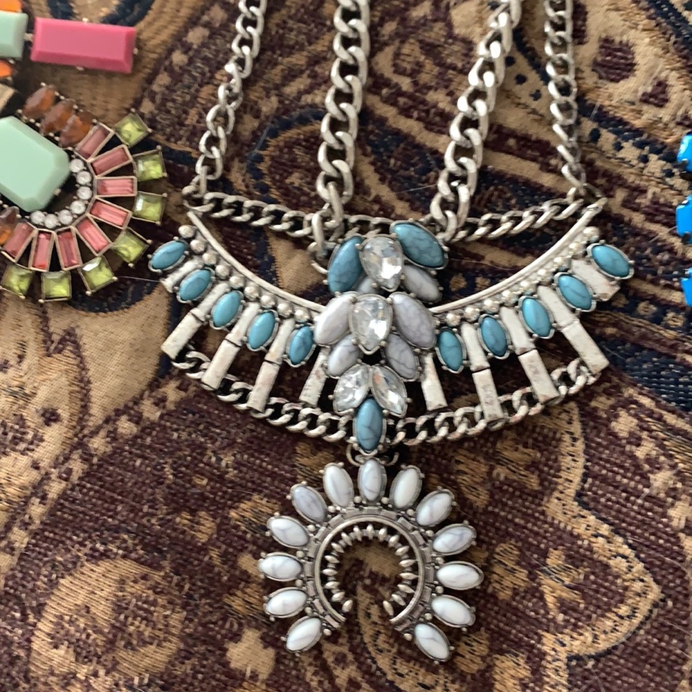 3 statement necklaces - Picture 2 of 4